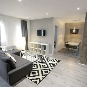 Brand New Charming Next To The River Appartement Séville